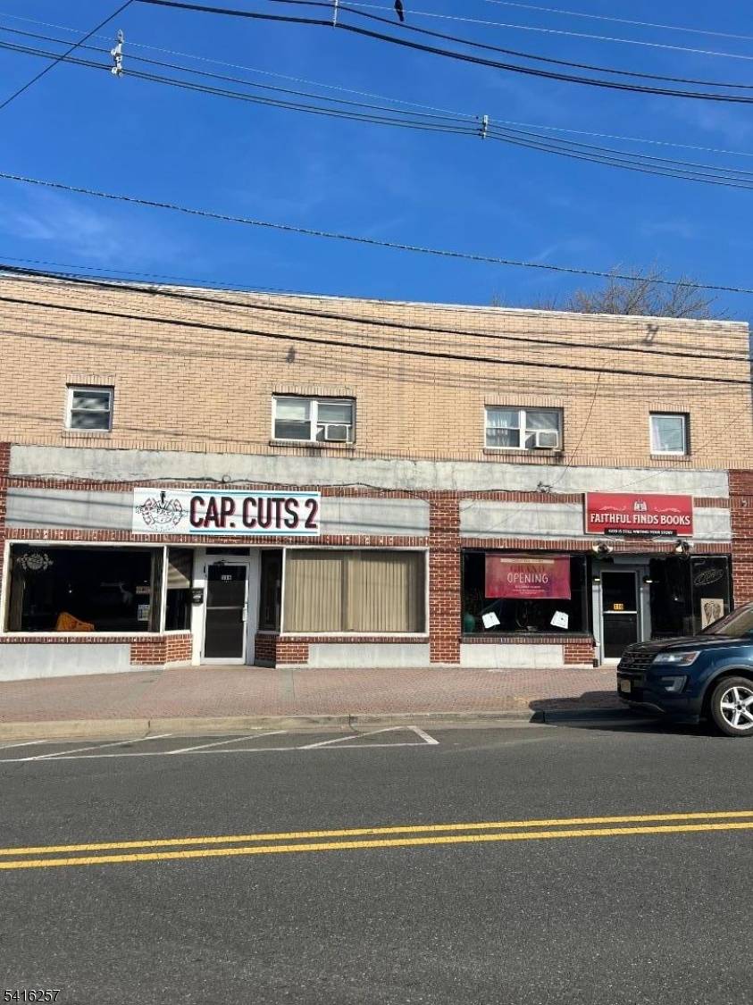 Excellent mixed use investment opportunity in downtown Manville just off N.