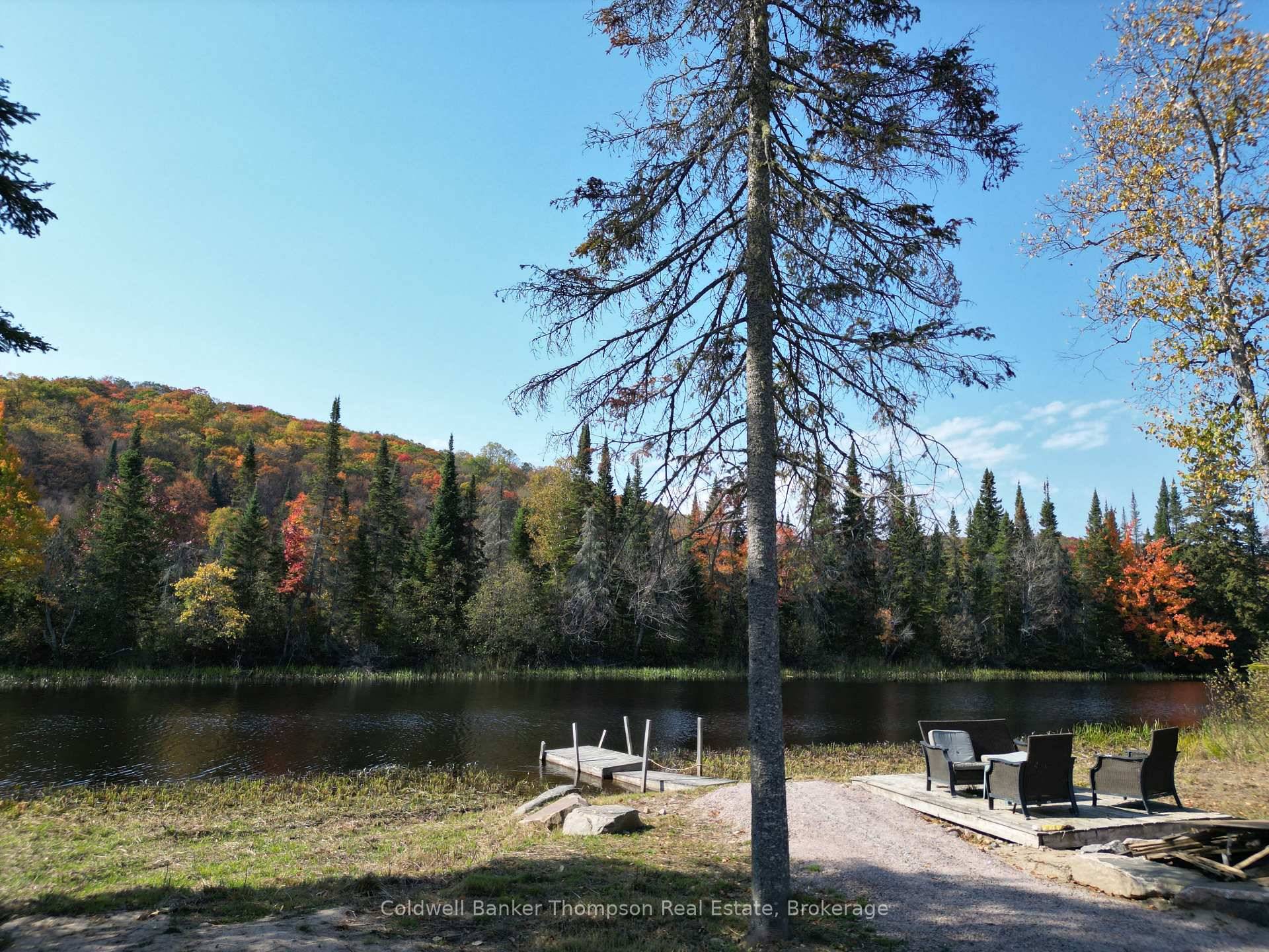 3. 3 Acres on the Magnetawan River with 642 Ft of Frontage !