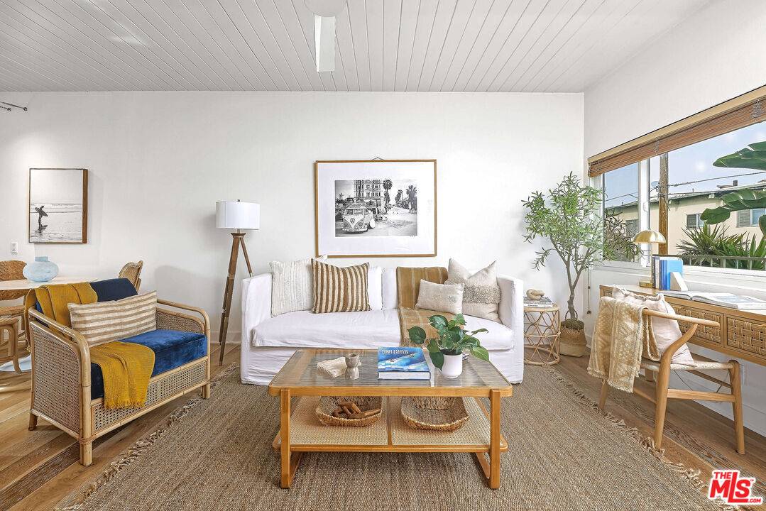 2329   Kansas Ave 1BR Santa Monica La