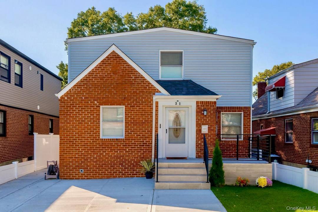 This is a gorgeous big and spacious 5 bedroom house with 4 bathrooms, completely newly renovated which features a huge living room on the 1st fl, a dining room, and ...