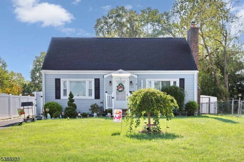 Don't miss this opportunity to own an adorable Cape Cod home in a prime Union location !