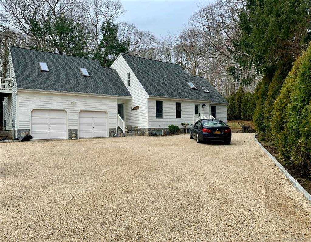 July thru Labor Day ! Sag Harbor Charmer 4 bedroom, 2.