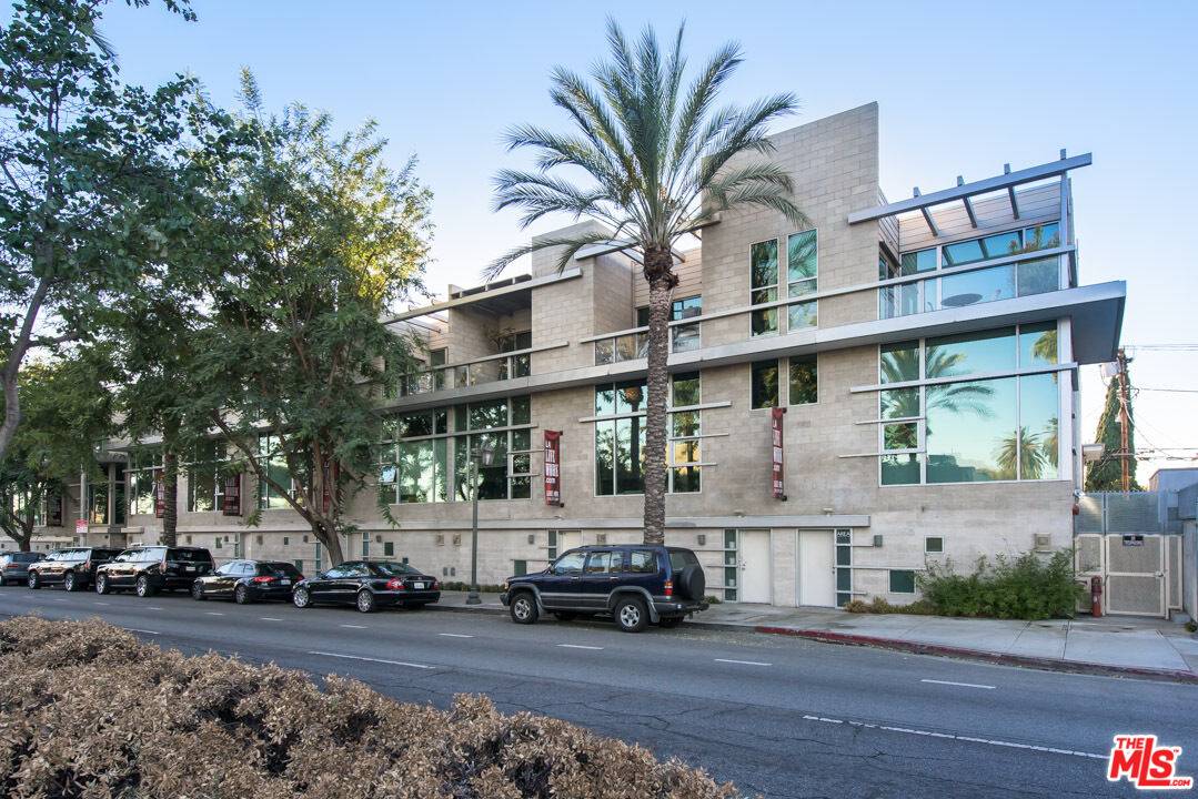 717  N Highland Ave 2BR Hollywood La