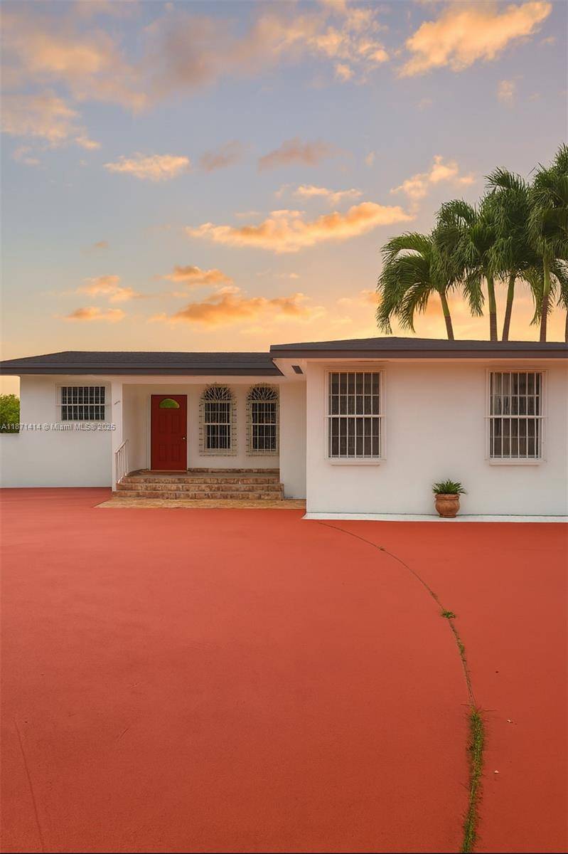 Discover a sunny Hialeah classic this cozy 3bed, 2bath home is brimming with character and ready for your personal touch !