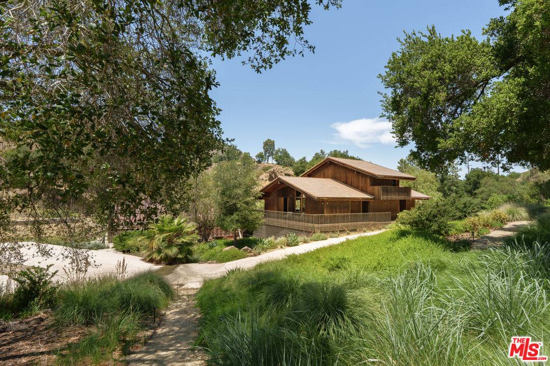 421   Westlake Blvd 1BR Malibu La