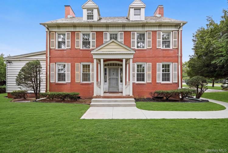 Welcome to this spacious 6 bedroom, 4 bathroom full house rental, offering plenty of room, privacy, and comfort.