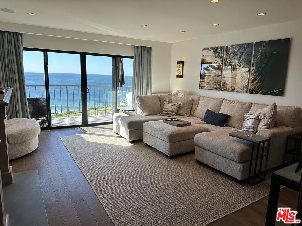 6820 Las Olas Way 2BR Malibu La
