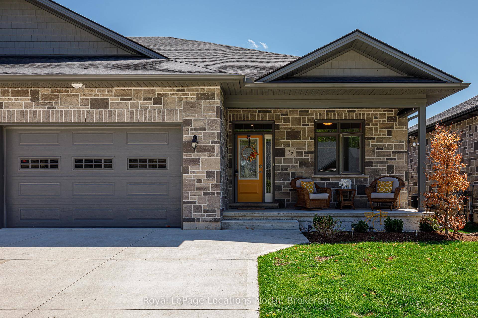 PREMIUM LOCATION BREATHTAKING VIEWS OF TREED LANDSCAPE amp ; MEAFORD GOLF COURSE.