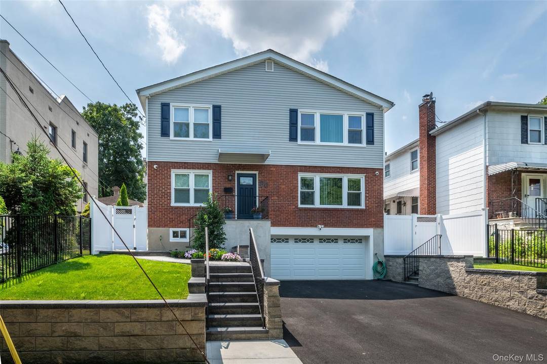 Discover your new home at 80 Claremont Avenue in Mount Vernon, NY a newly renovated 3 bedroom, 2 full bath apartment in a charming duplex on a quiet, tree lined ...