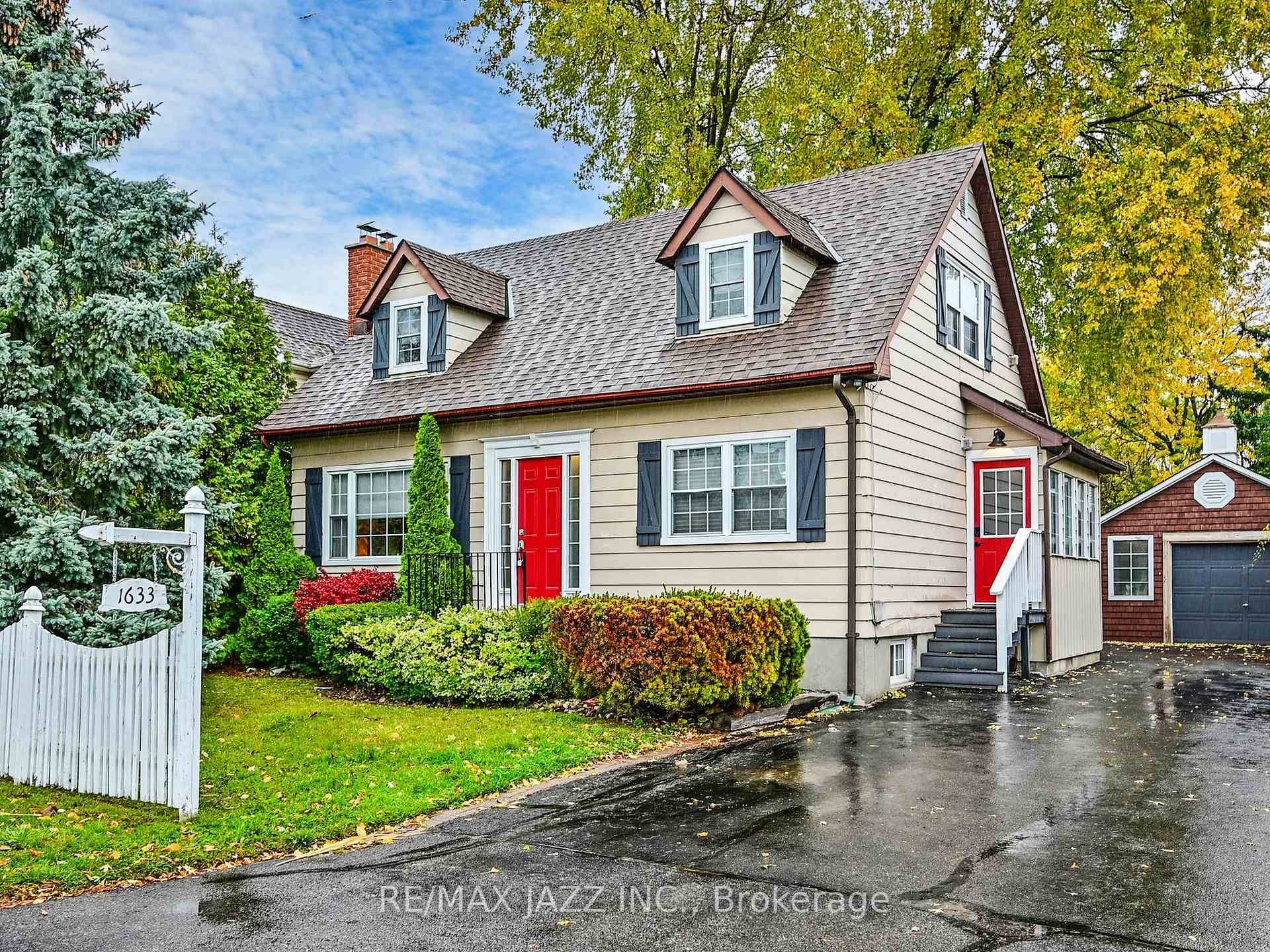 One of Port Whitby's Best Kept Secrets Exceptionally Rare Cape Cod Style Showpiece.