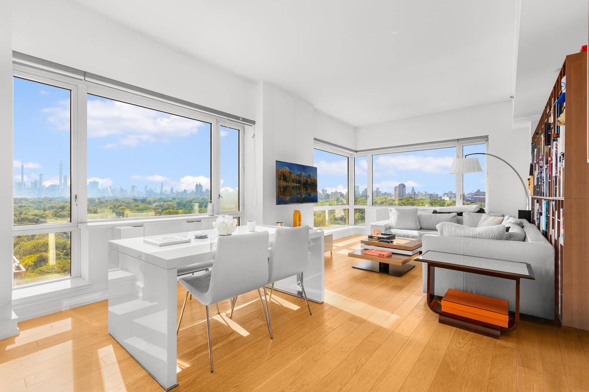Please note, tenant in place and will require advanced notice for showings.