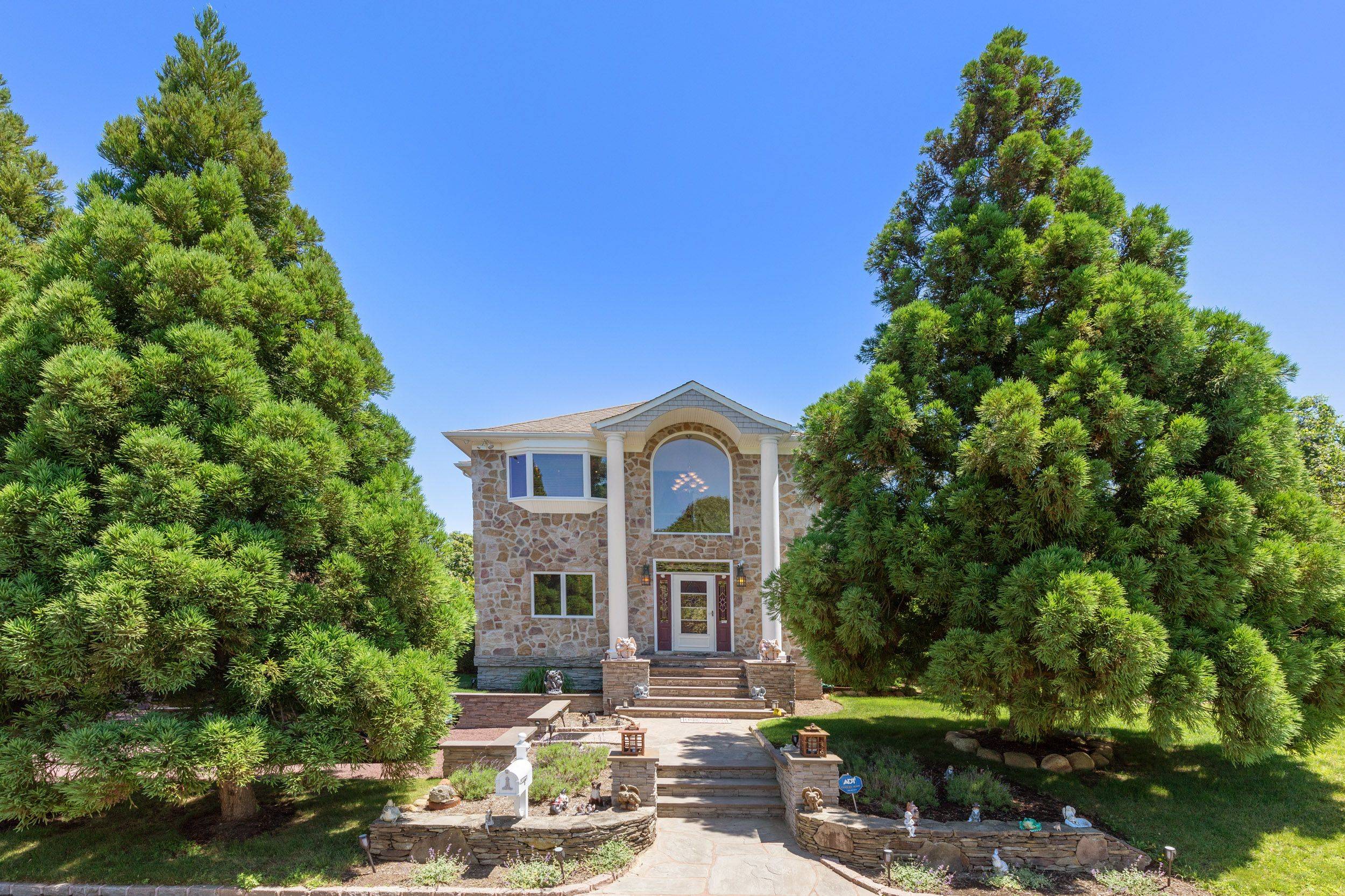 Incredible turn key in Montauk!