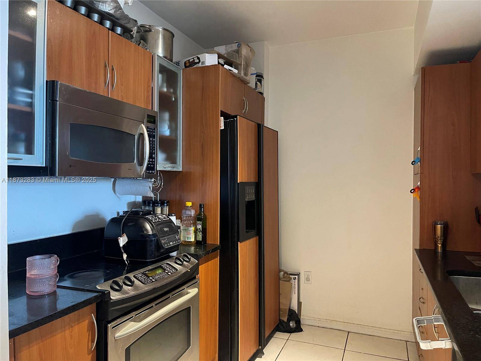 Heart of Aventura, Looking for a condo centrally located in Aventura, within walking distance from restaurants, supermarkets, schools, the Aventura Charter School, Aventura Mall, This is the one for you ...