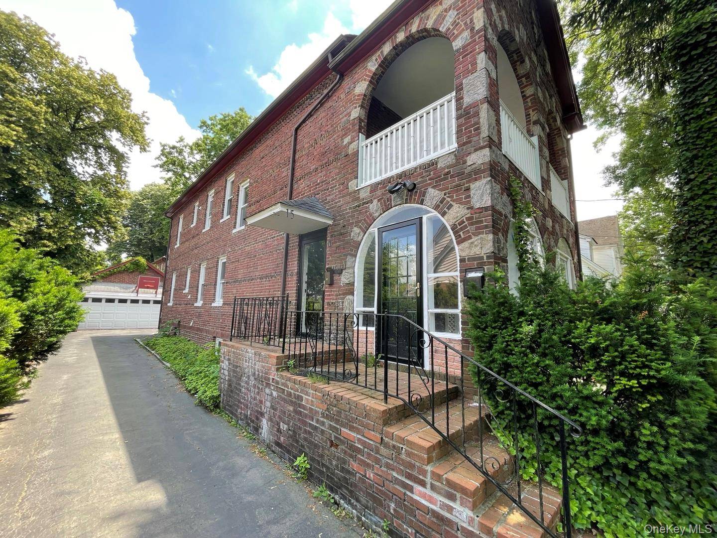 The Second floor of this two family home, located in the heart of Great Neck, is now available for rent.
