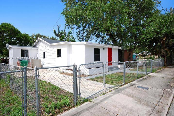 Updated pool house located in the heart of Little Haiti, featuring a spacious 4 bedroom, 2 bathroom split floor plan.