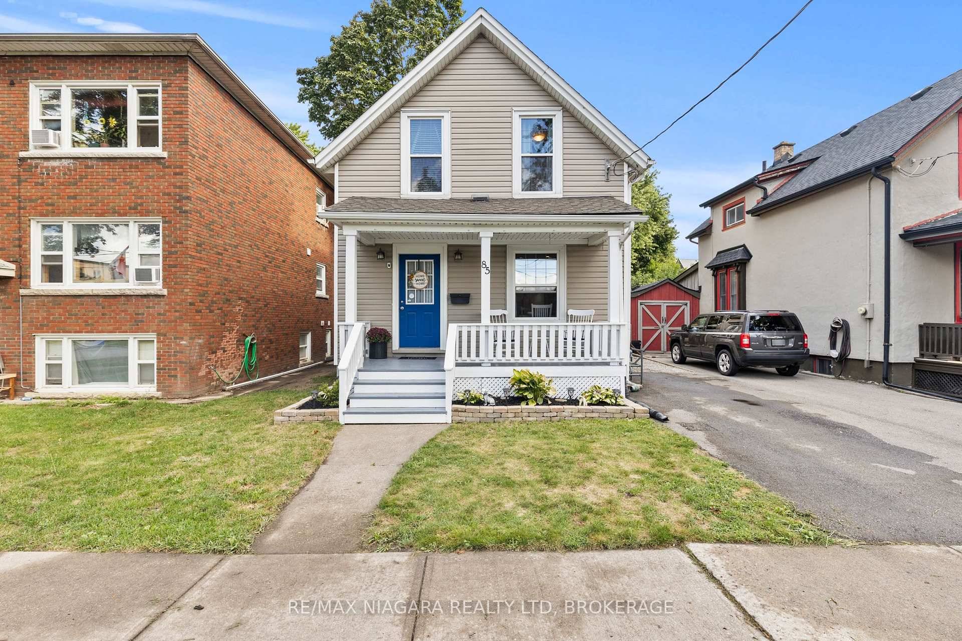 Welcome to this charming and updated 1.
