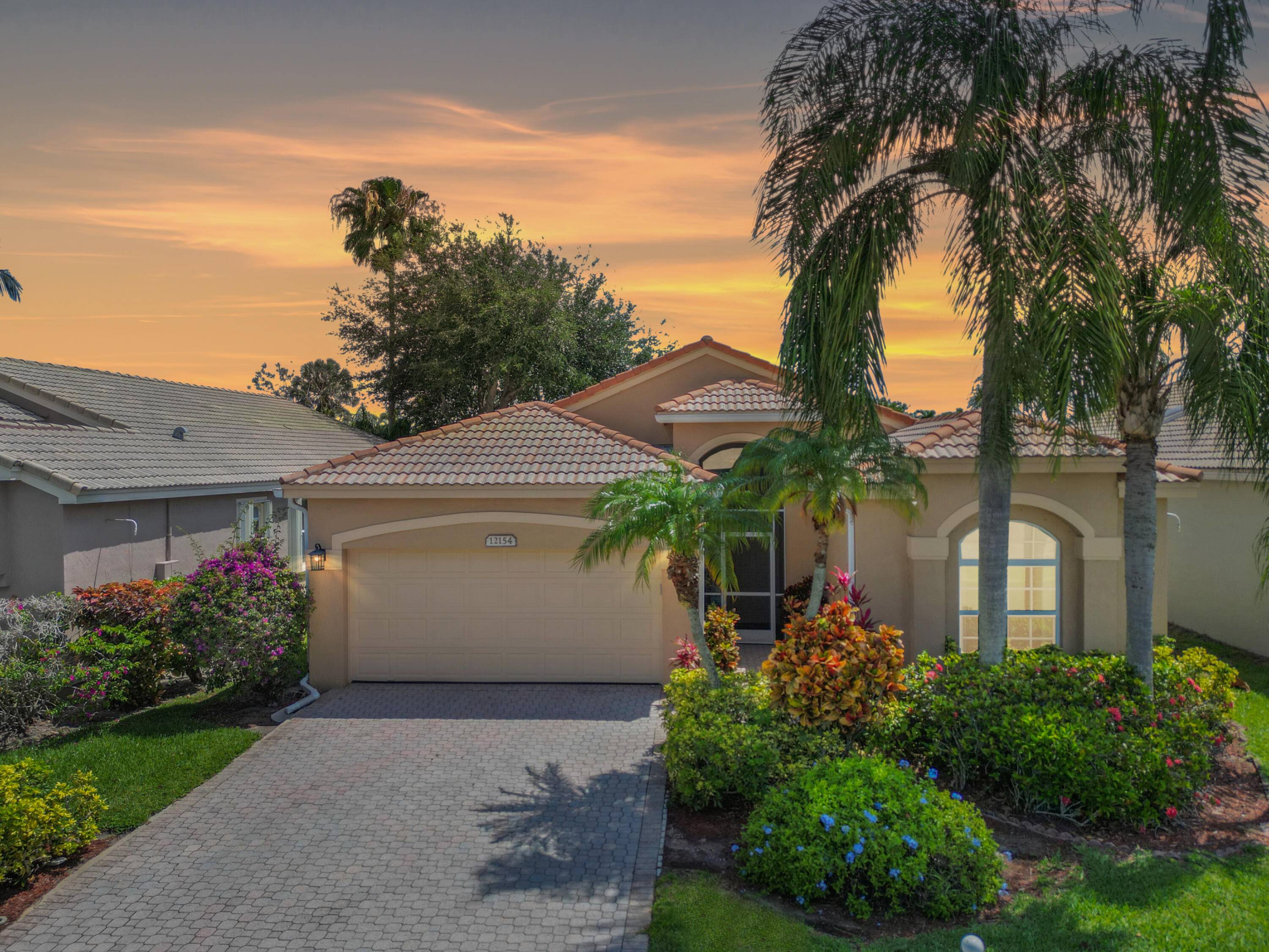 Enjoy the country club lifestyle without the expenses.