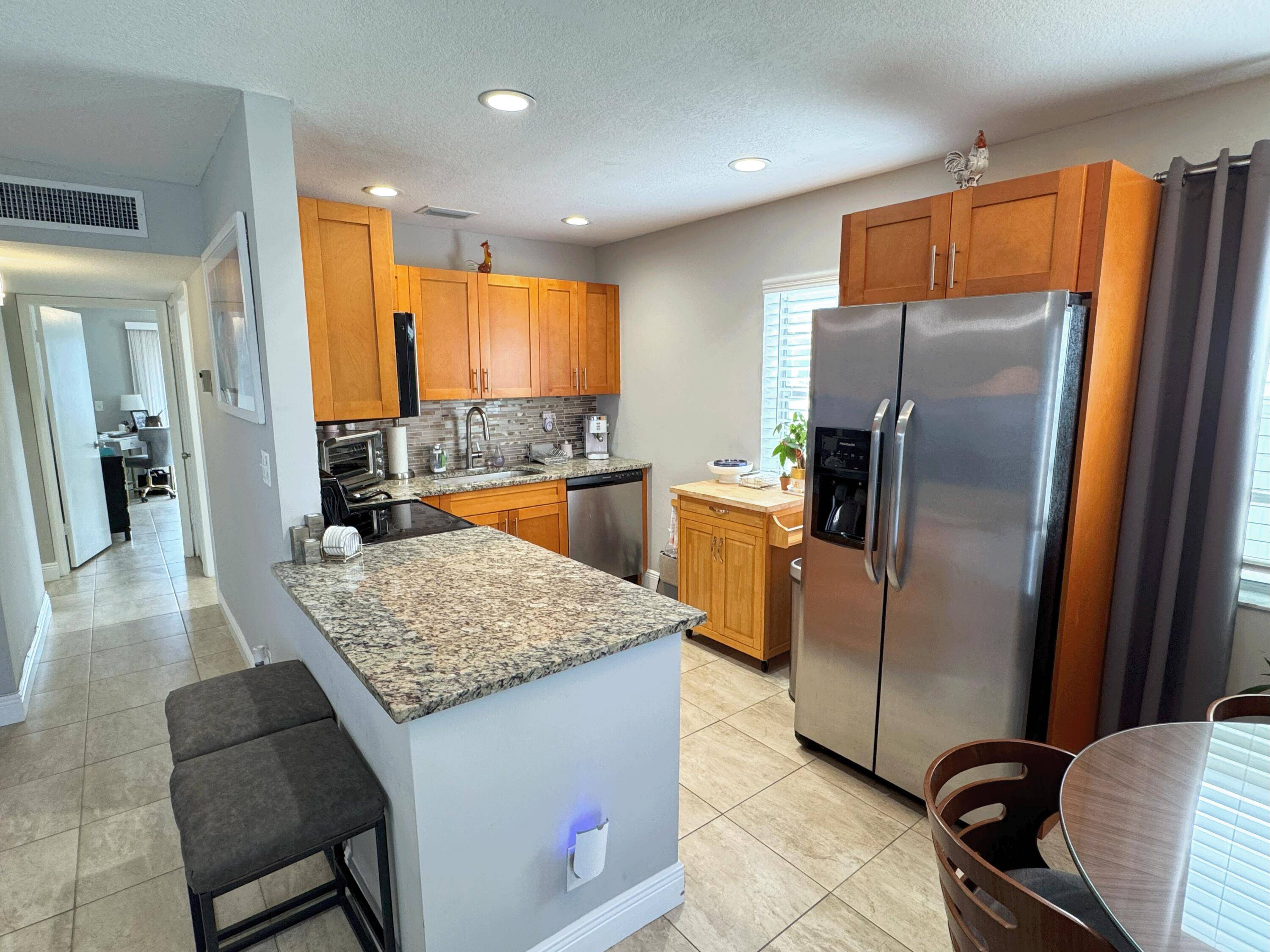CALLING ALL INVESTORS ! TENANT OCCUPIED, UPDATED 2 2 UNIT NO RENTAL WAIT PERIOD !