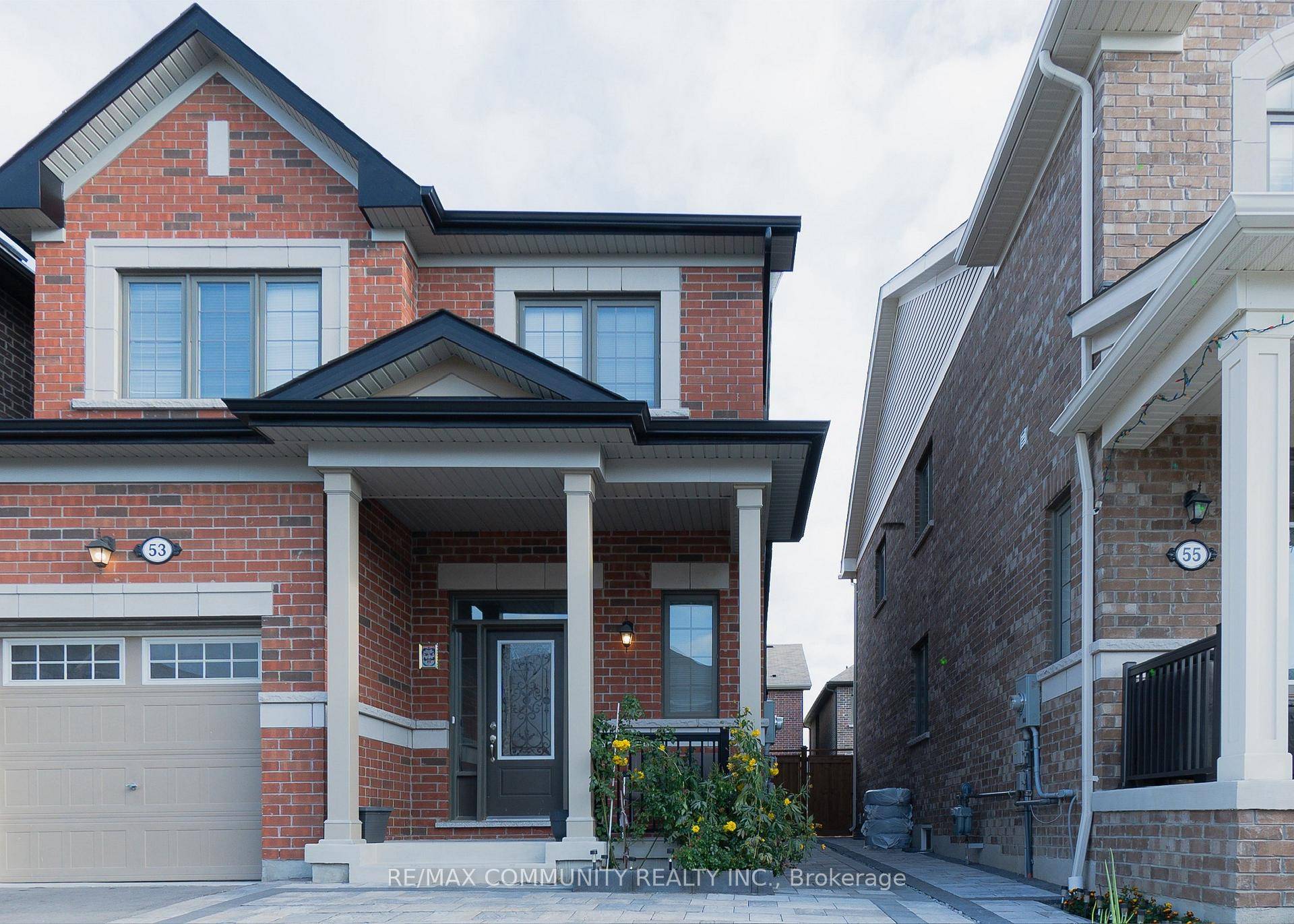 New gorgeous Large 1 Br 1 Wr bsmt Apartment W separate entrance from side.