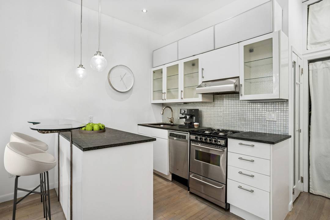 Residence seven is a bright and elevated one bedroom, one bathroom corner home, perfectly situated on a quiet, tree lined block in the heart of Carroll Gardens.