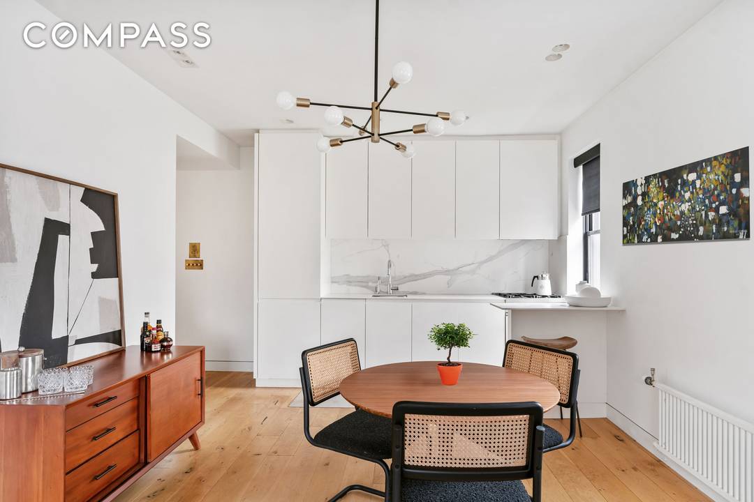 Embark on an urban oasis in the heart of the West Village !