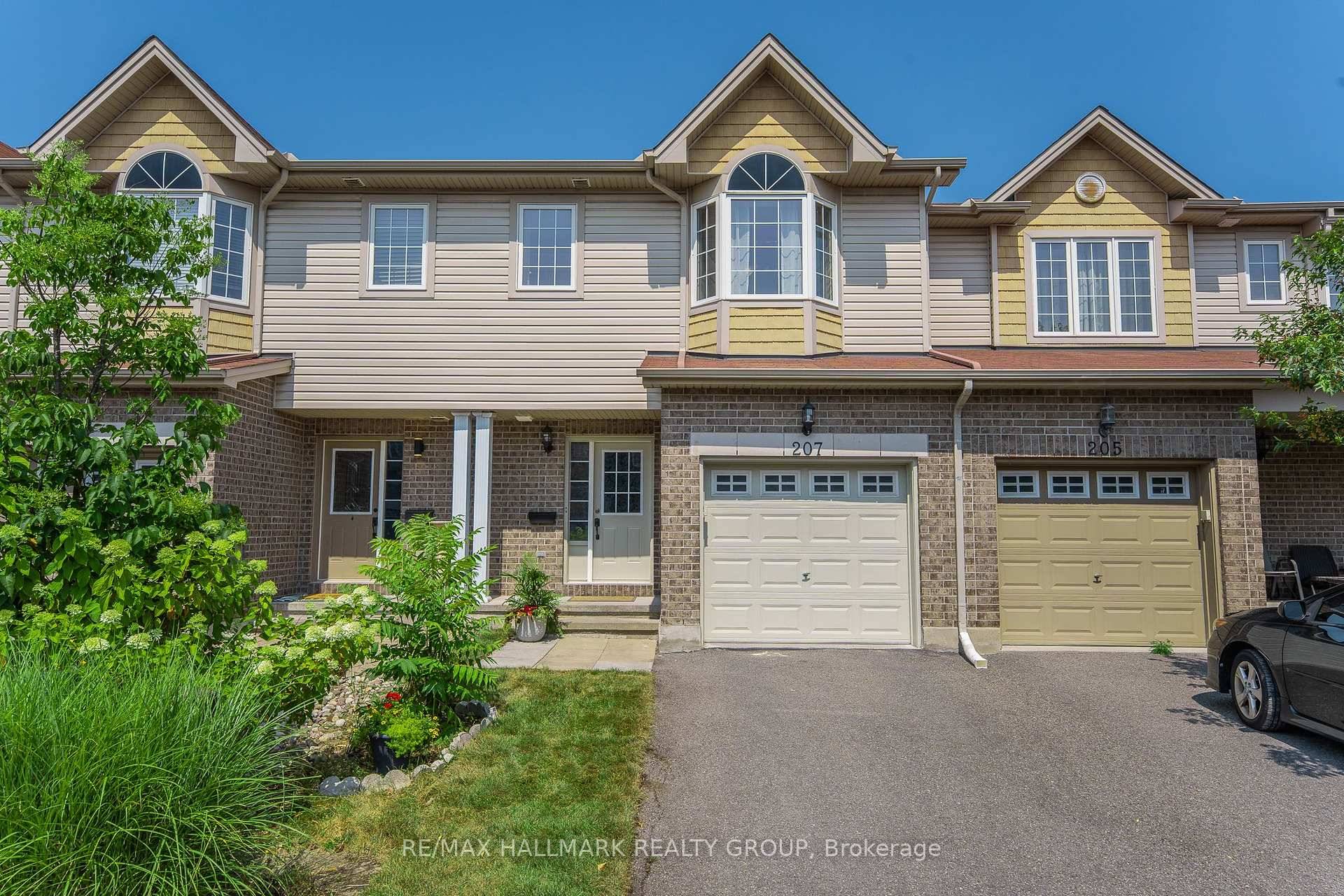 Open House Thursday, August 21, 5 00 7 00 PM Welcome to 207 Cityview Cres Spacious, Stylish, and Move In Ready !