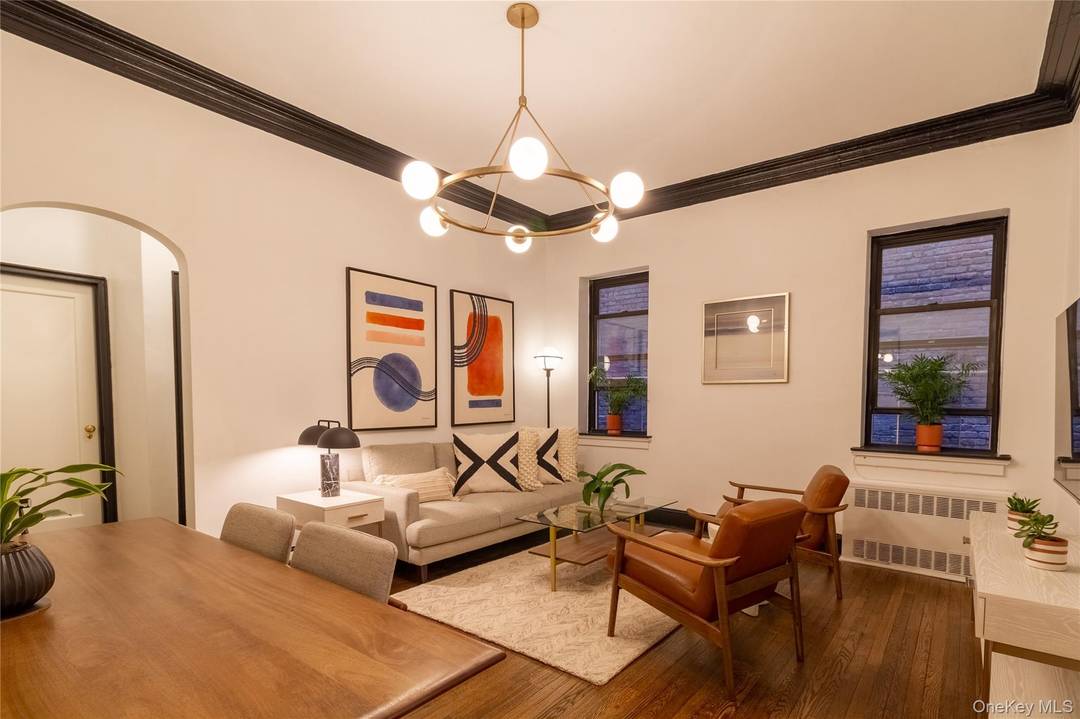 Fully renovated 1 bedroom in a classic pre war building on Central Park West.