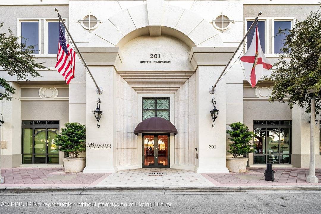 Spectacular 4 BR 4. 5 Ba, 5400 sf home in the sky.