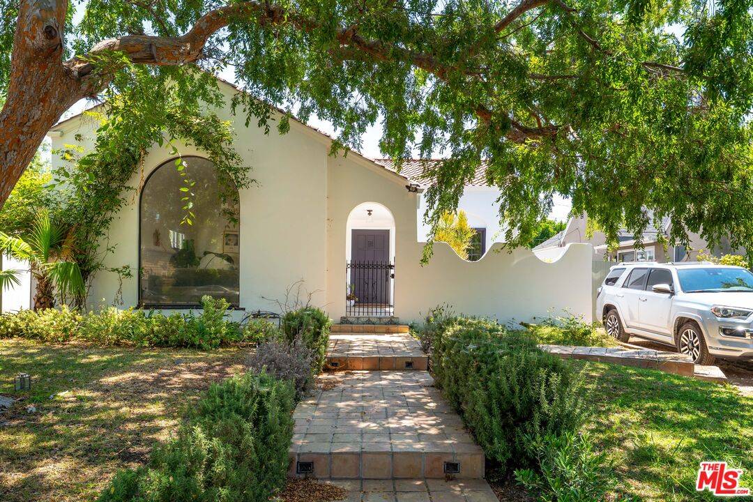 132  N Arden Blvd 5BR Mid Wilshire La