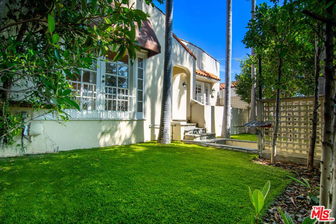 9037   Elevado St 2BR Sunset Strip La
