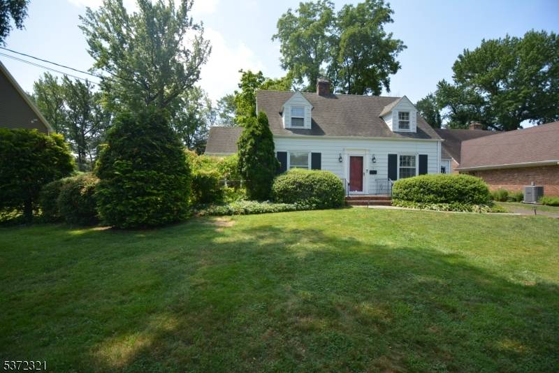 Don't Hesitate to see this 3 Bed 2 1 2 Bath home on a RARE 100 x 259 level lot with plenty of room for future expansion.
