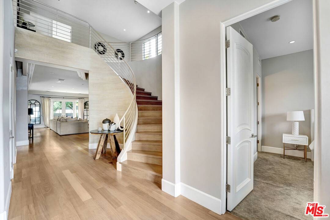 841 N CRESCENT HEIGHTS Blvd 4BR Hollywood Hills East La