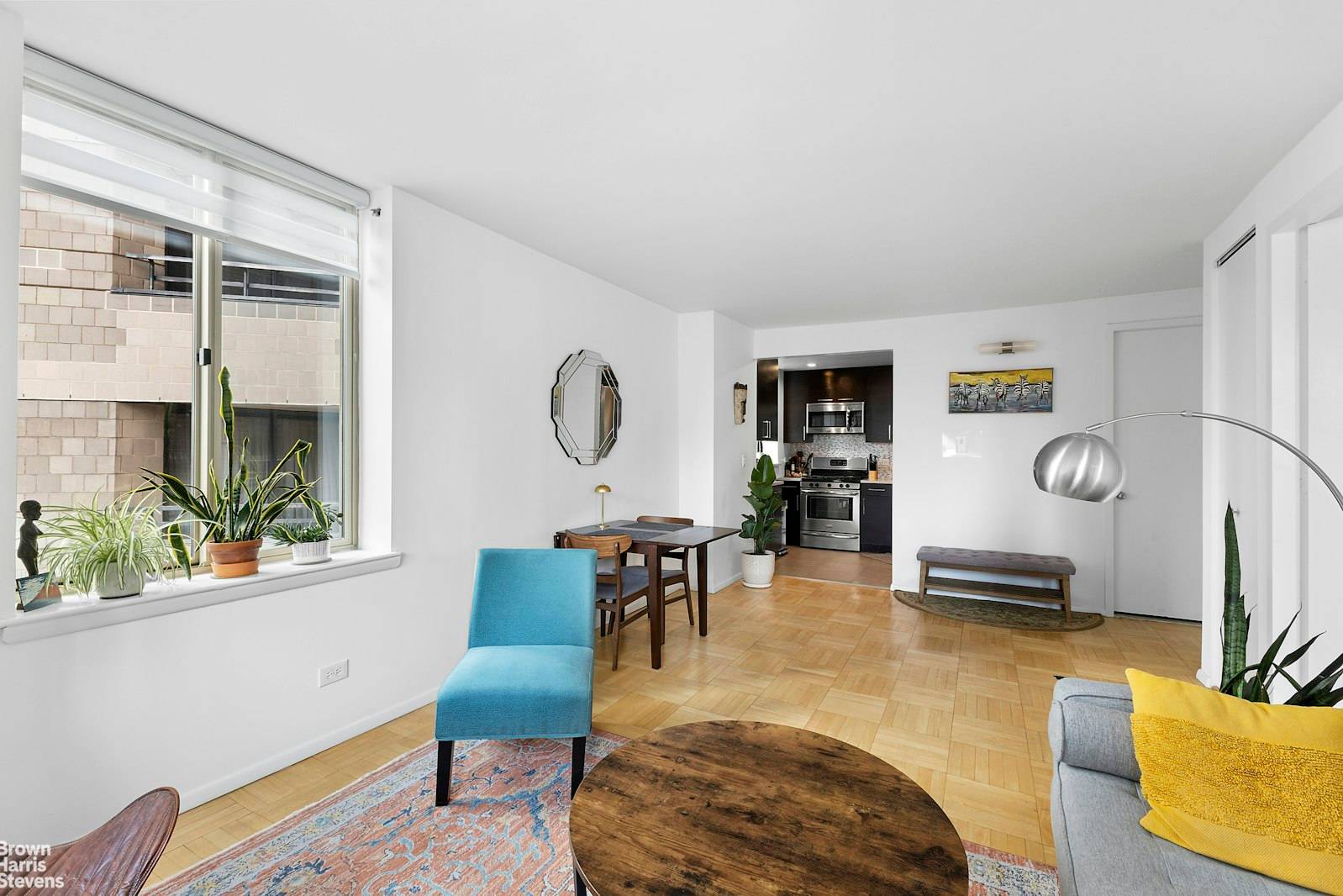 This high floor corner home is a true gem with breathtaking northeast views of the Manhattan skyline and the East River.