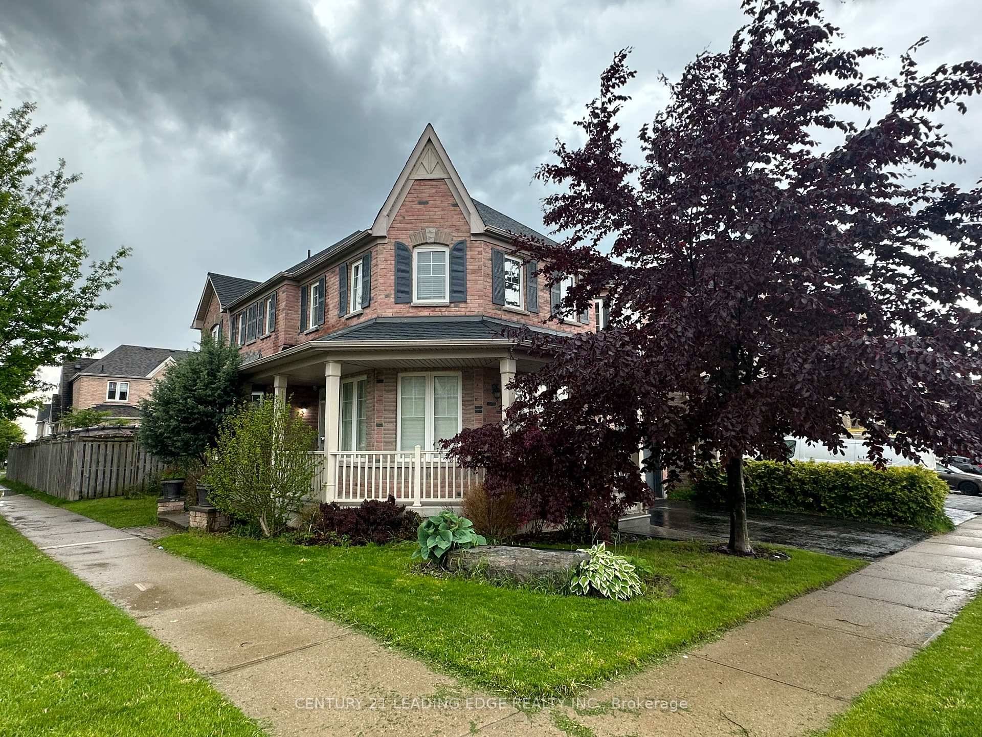 Welcome to 14 Turnerbury Avenue, a beautifully maintained 4 bedroom, 3 bath home on a premium corner lot in a quiet, family friendly neighbourhood.