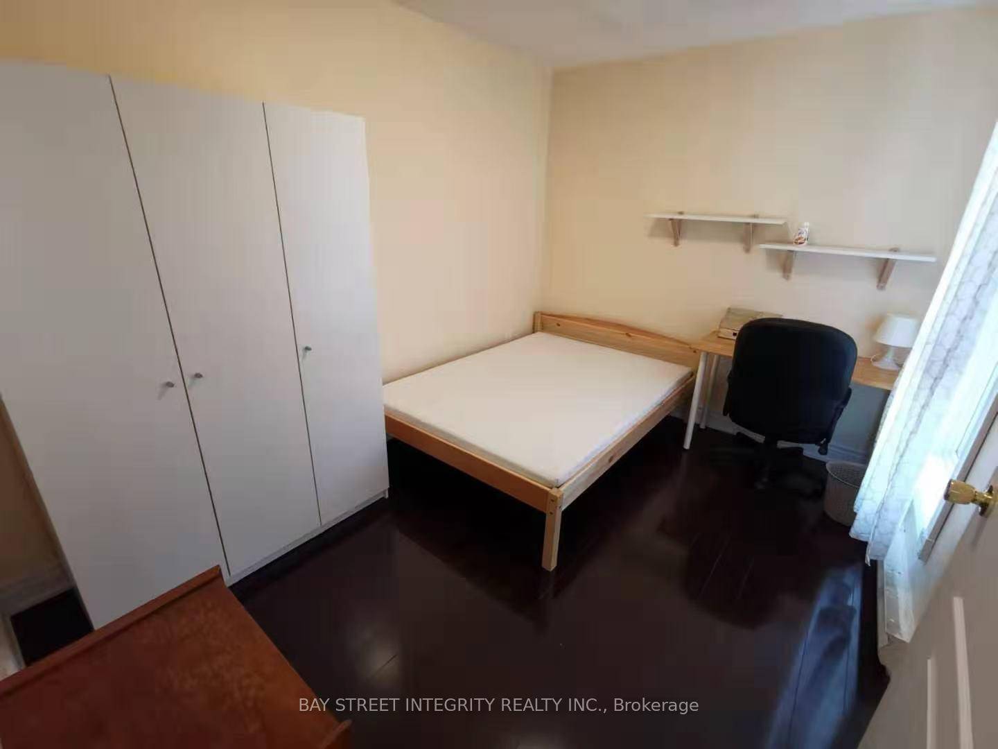 Well Maintained furnished Bedroom, Shared Bathroom, Ensuite Laundry, Balcony with Exercise Room, Indoor Pool.