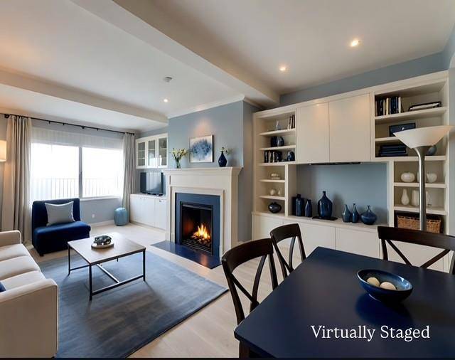 Grand Prewar One Bedroom with Wood Burning Fireplace, and Windowed Eat In Kitchen in Prime Upper East Side This oversized, elegant one bedroom, one bathroom home offers the best of ...