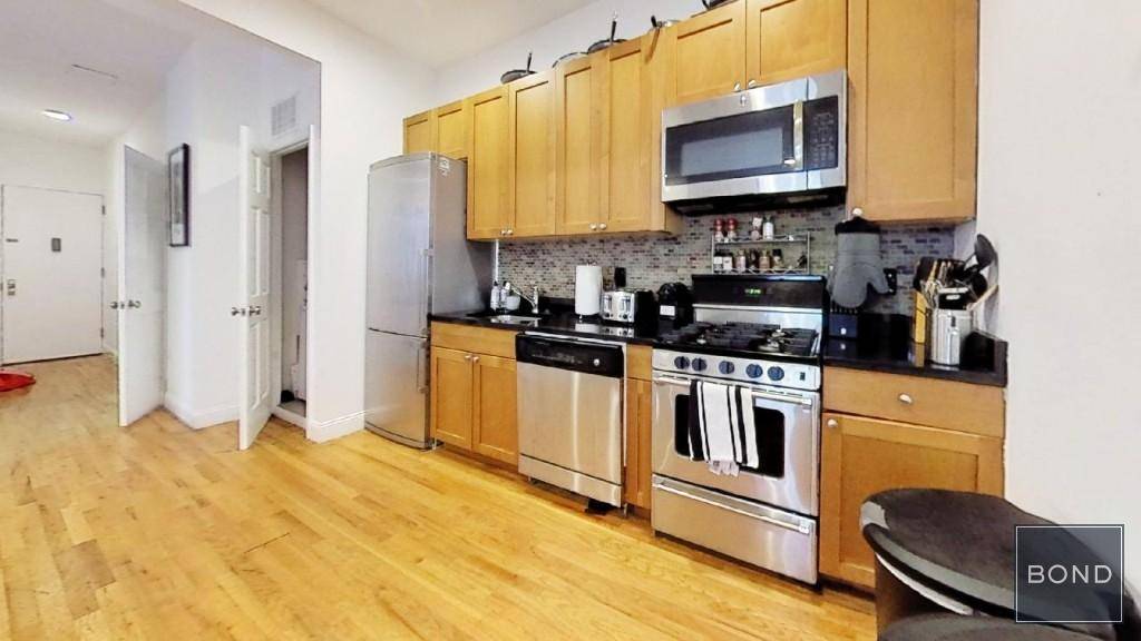 This stunning 3 bedrooms 2 bathrooms has it all located on the Second floor of a beautiful five story Townhouse, over 1, 200sf featuring quality hardwood floors.