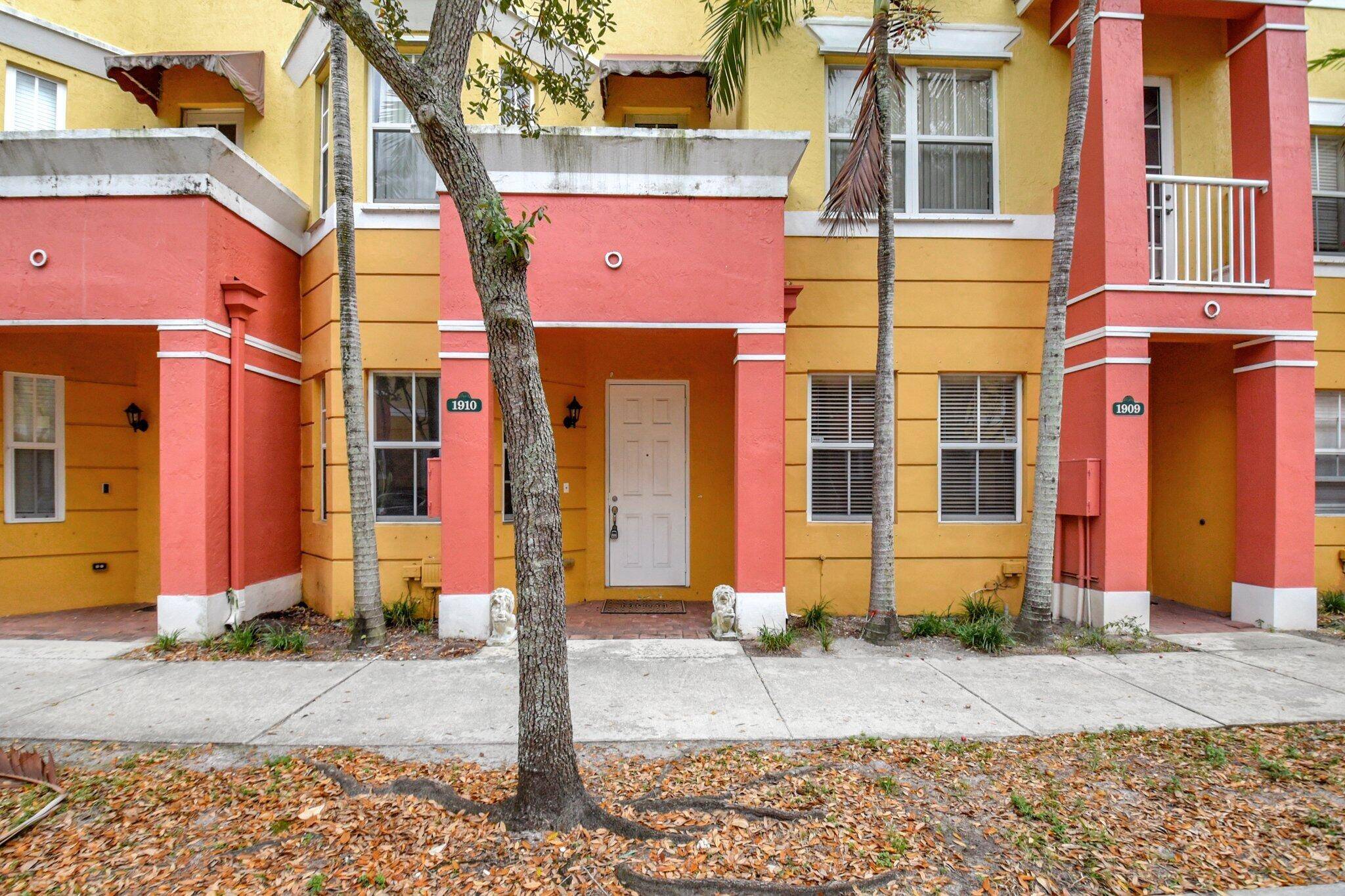 127969 ; Stunning 3 Bedroom Townhome with Incredible Features !