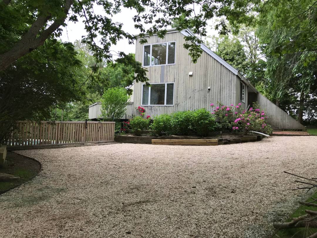 Contemporary Shinnecock Hills Rental