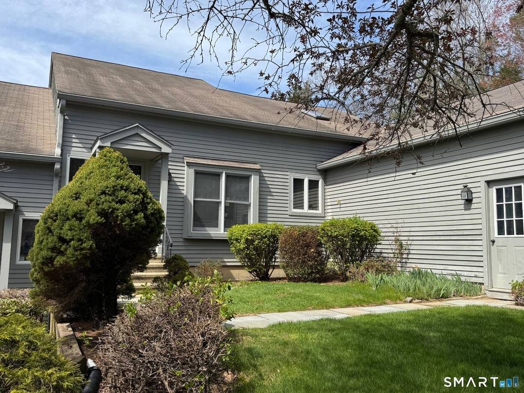 A rare opportunity to transform the last remaining original unit in the most sought after Bee Brook assoc.