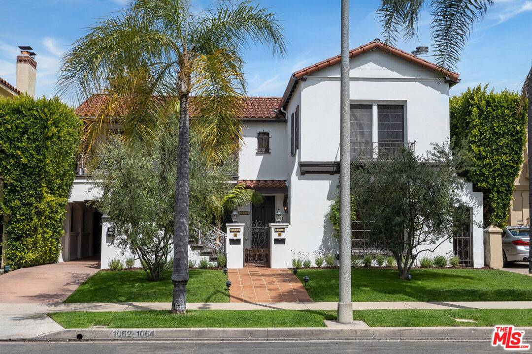 1064 S Alfred St 3BR Beverlywood La