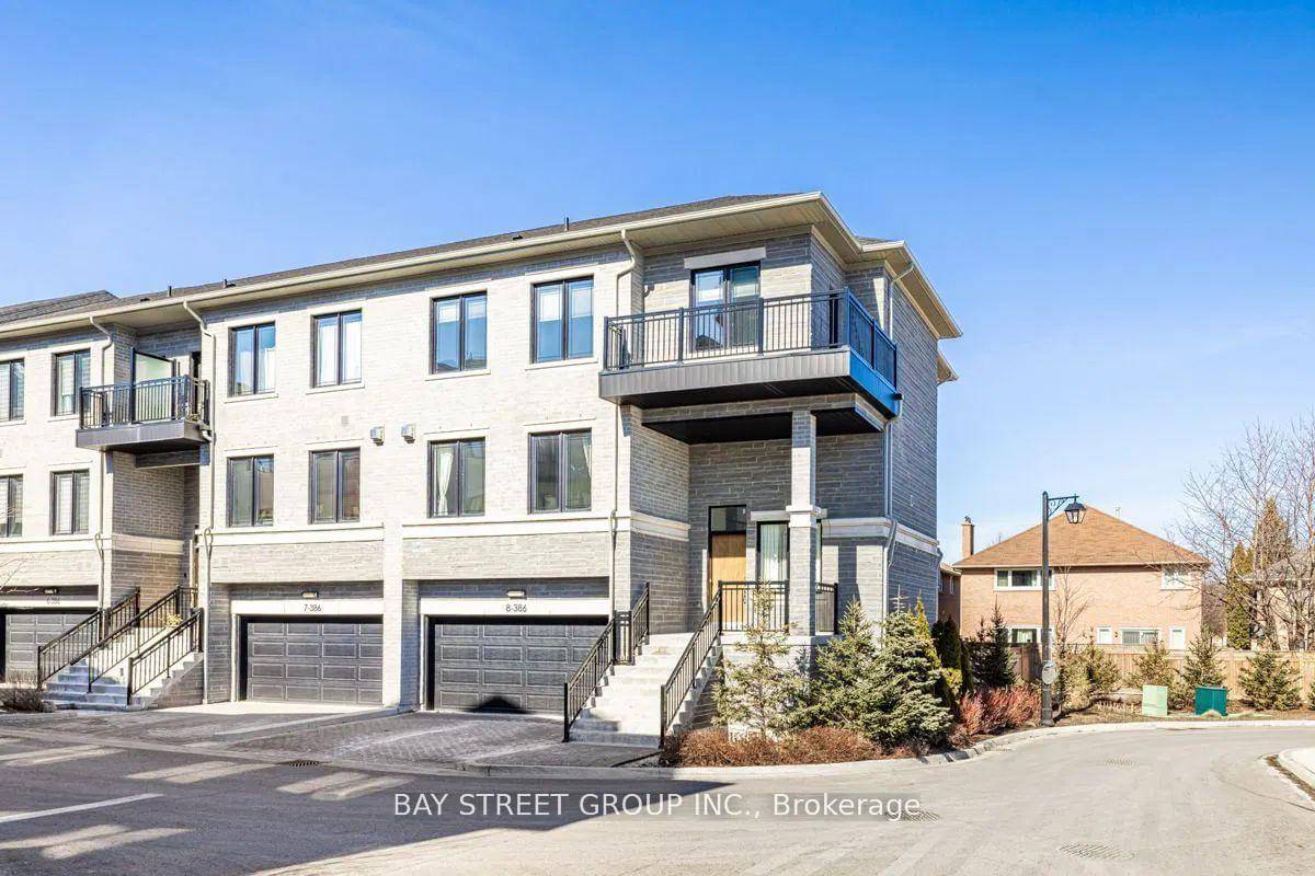 Rare Find Luxuriously Spacious End Unit double car garage !