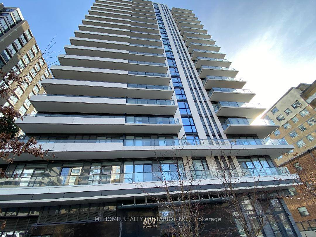 Bright 1 1 Bedroom, Laminated Floor Throughout.