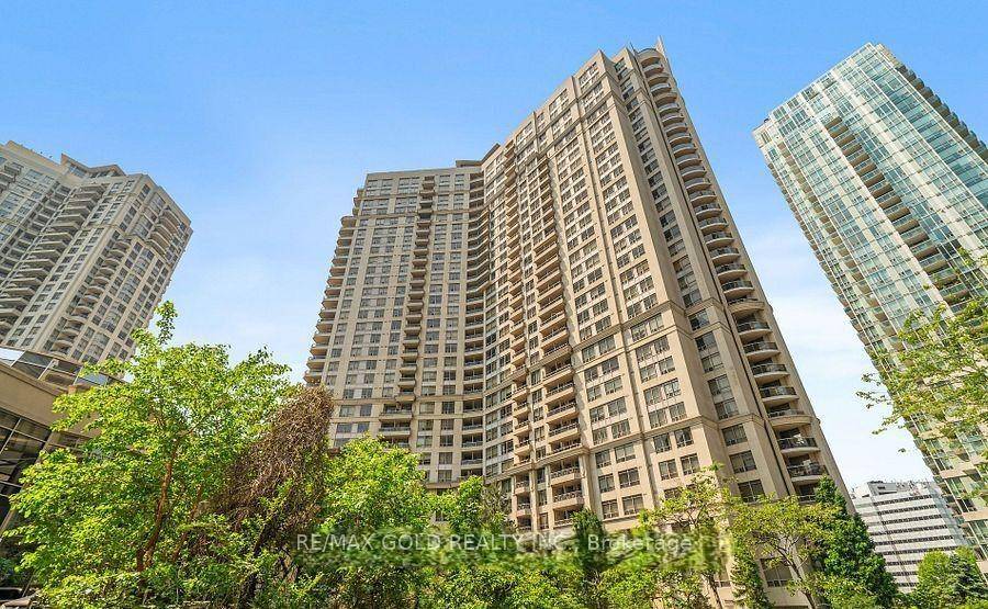 See 3D Tour Renovated ! Stunning 1 1 Unit In The Heart Of Mississauga.