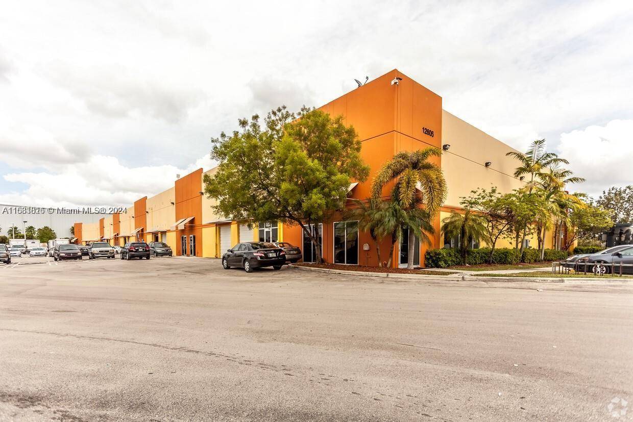 4, 875 Total SF Available For Lease, 3, 412 SF Warehouse Area, 488 SF Open Office Area on ground floor, 975 SF additional office in Mezzanine area Break room Conference ...