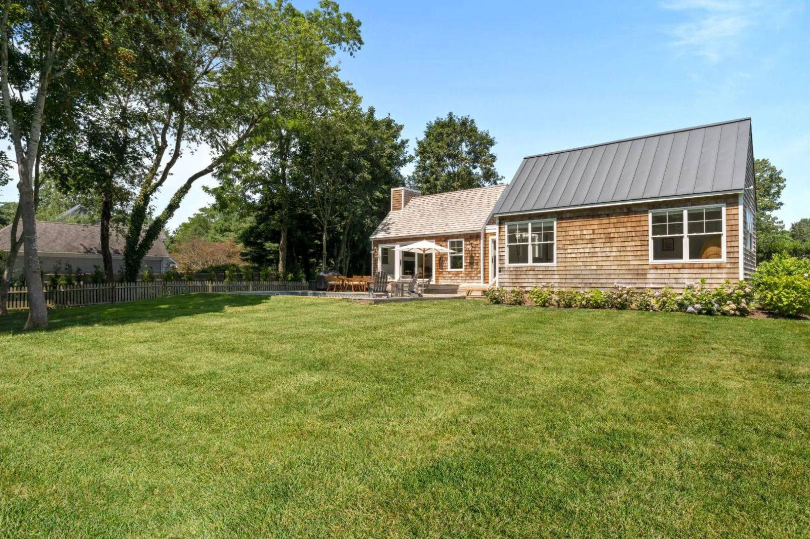 Newly Renovated Charming Home in Bridgehampton!