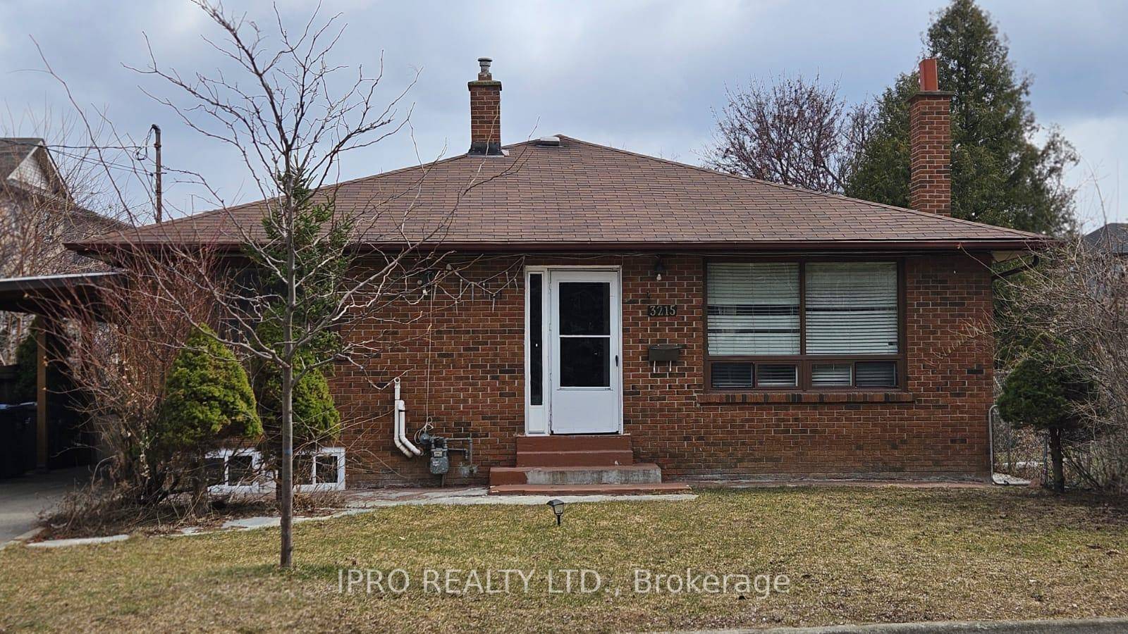 Rarely Offered Sprawling Bungalow With Self Contained 3 3Brm Apt.