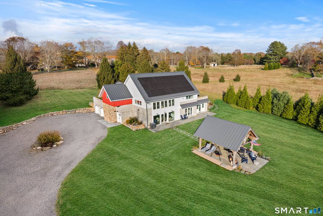 Discover a New Generation Modern Farmhouse set on 7.