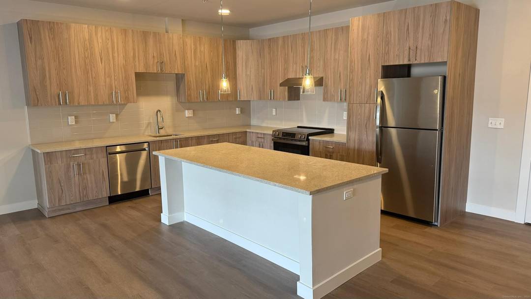 Welcome to Unit 3041 at the Piper in Norwalk !