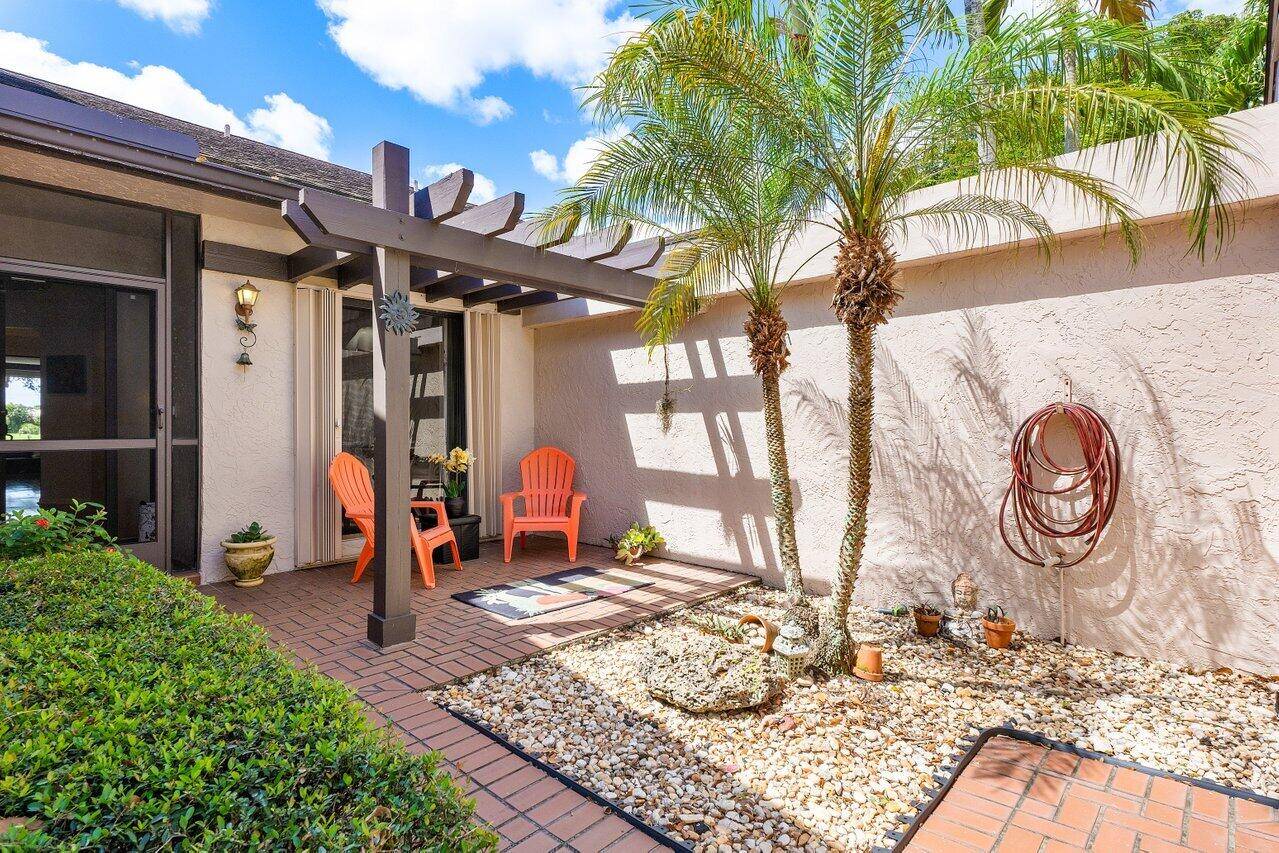 REDUCED Move In Ready Villa on 17th Hole with peaceful backyard golf lake views Voted one of top Executive Golf Courses in Florida, Boca Delray Golf Country Club is the ...